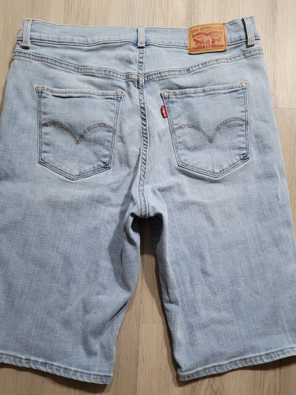 Womens Levi's Bermuda Shorts